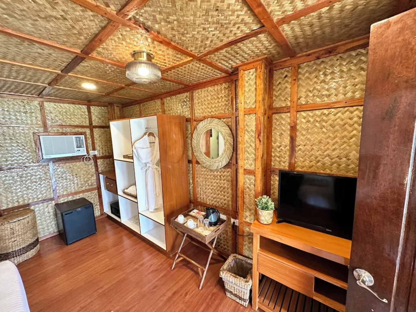 El Nido Beach Huts