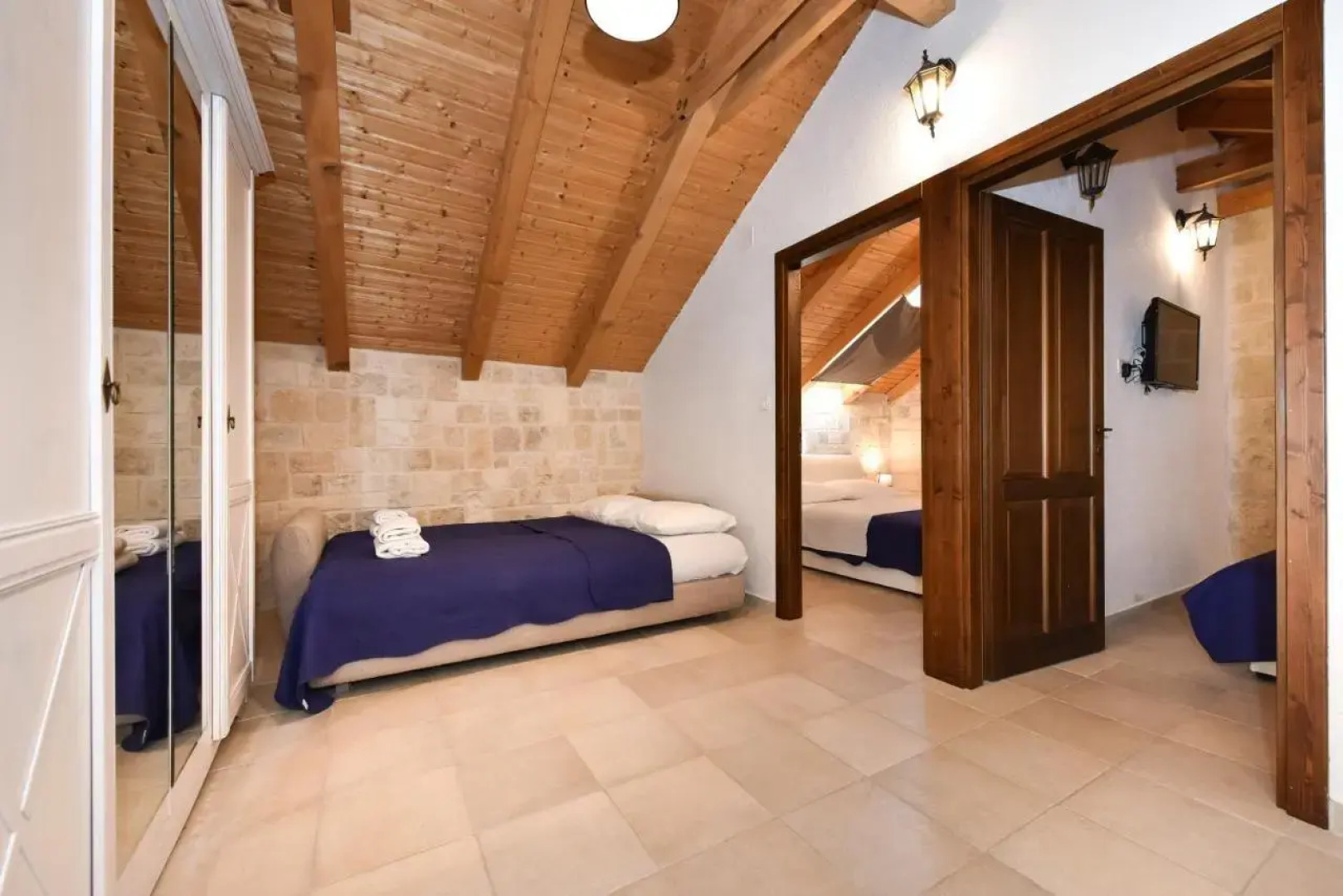 Authentic Stone House Stela & Lea