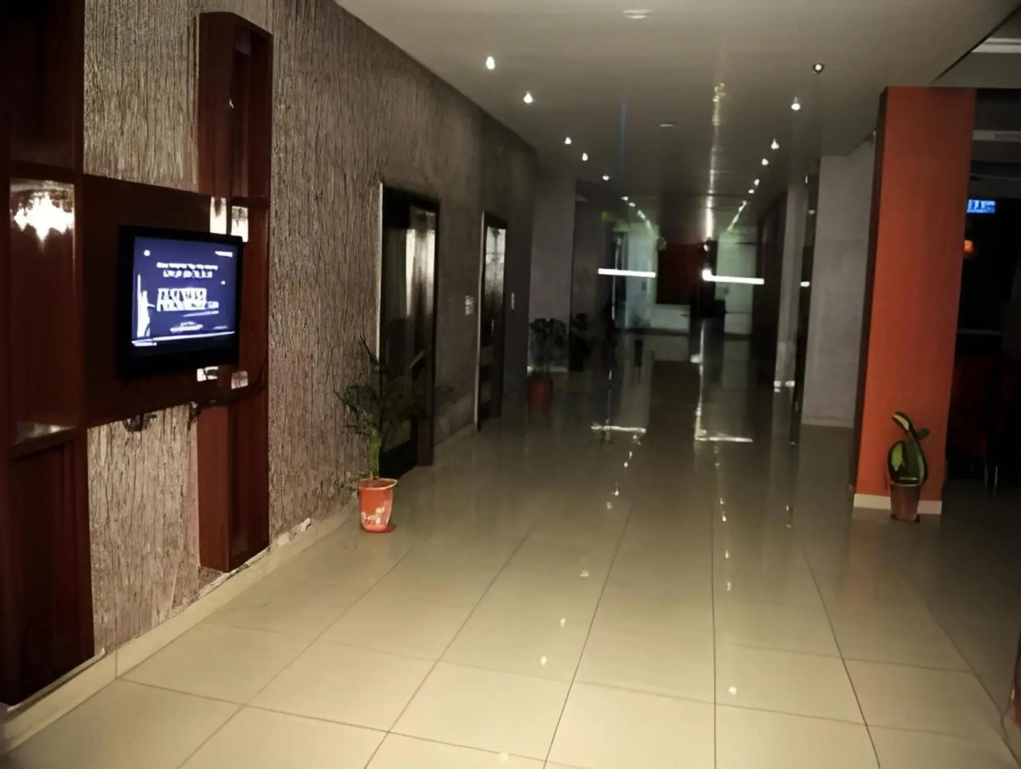 Saket Hotel and Restaurant