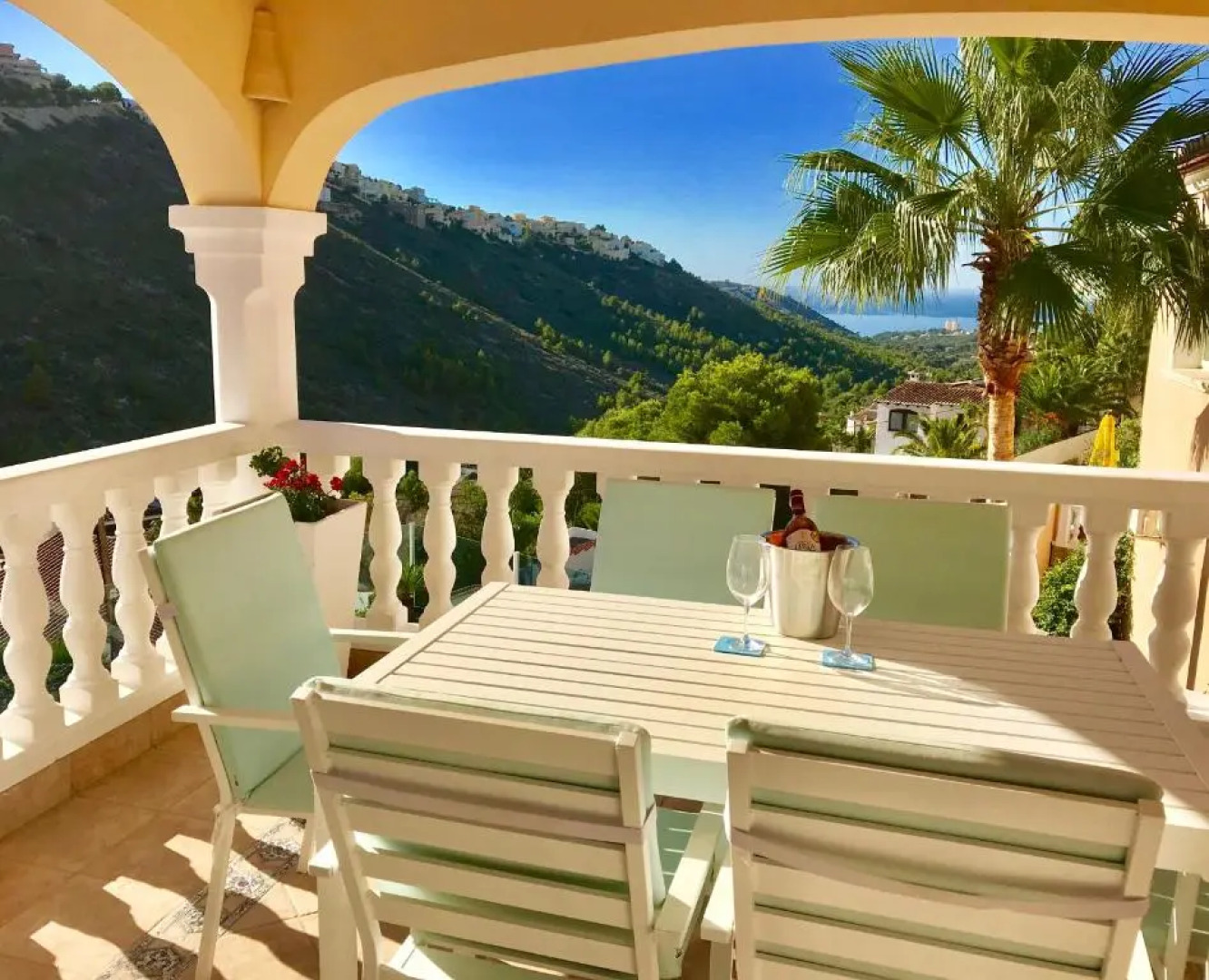 Guapa With Gym, Aircon + Wifi