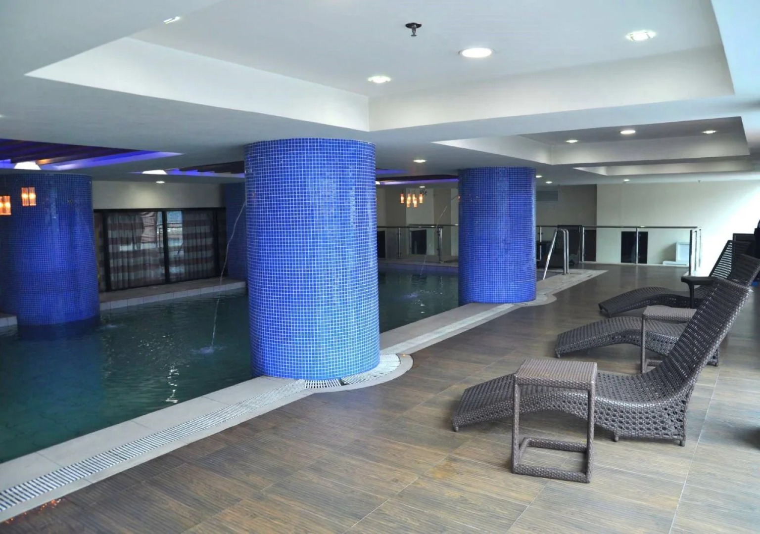 Hotel DreamWorld North EDSA