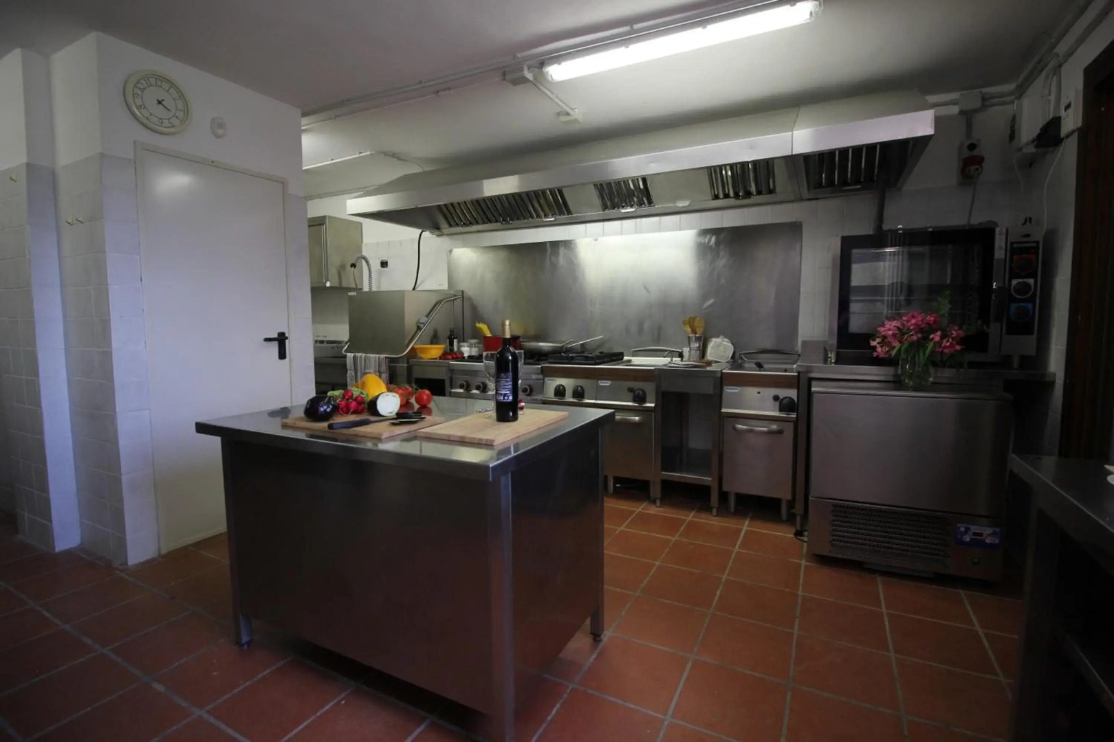 Villa Diana, Marche - intera struttura con piscina