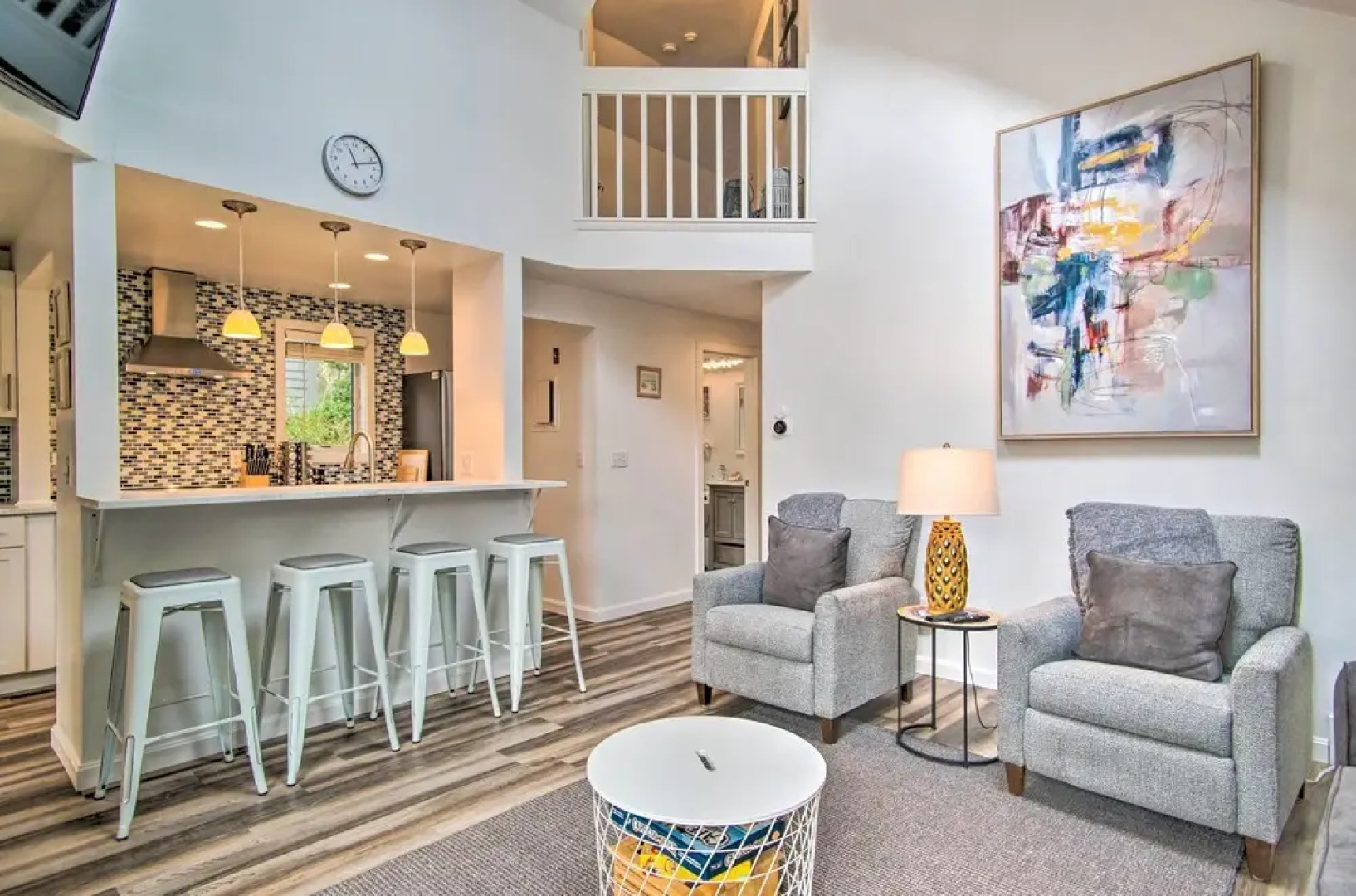 5 Mi to Mashpee Commons: Coastal Mashpee Condo