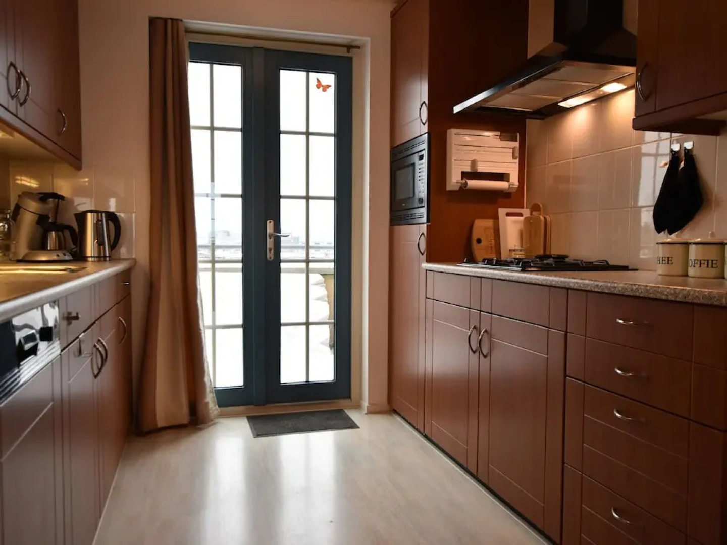 Exclusive Holiday Home Floating on a Lake in Friesland