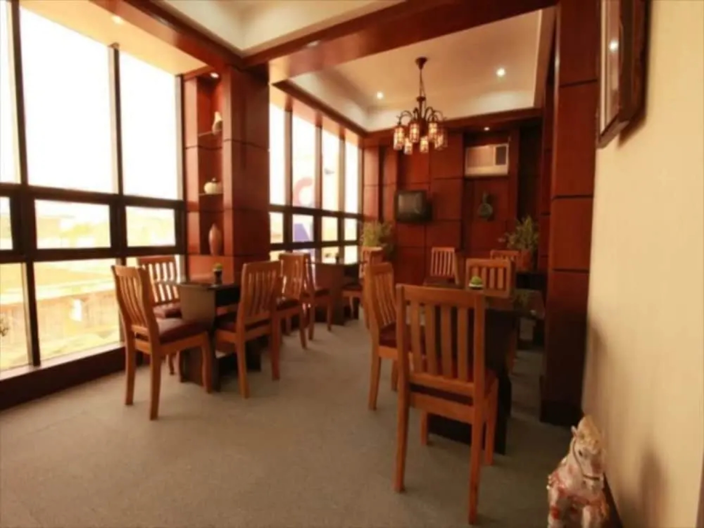 Ey Miners Suites Navarro
