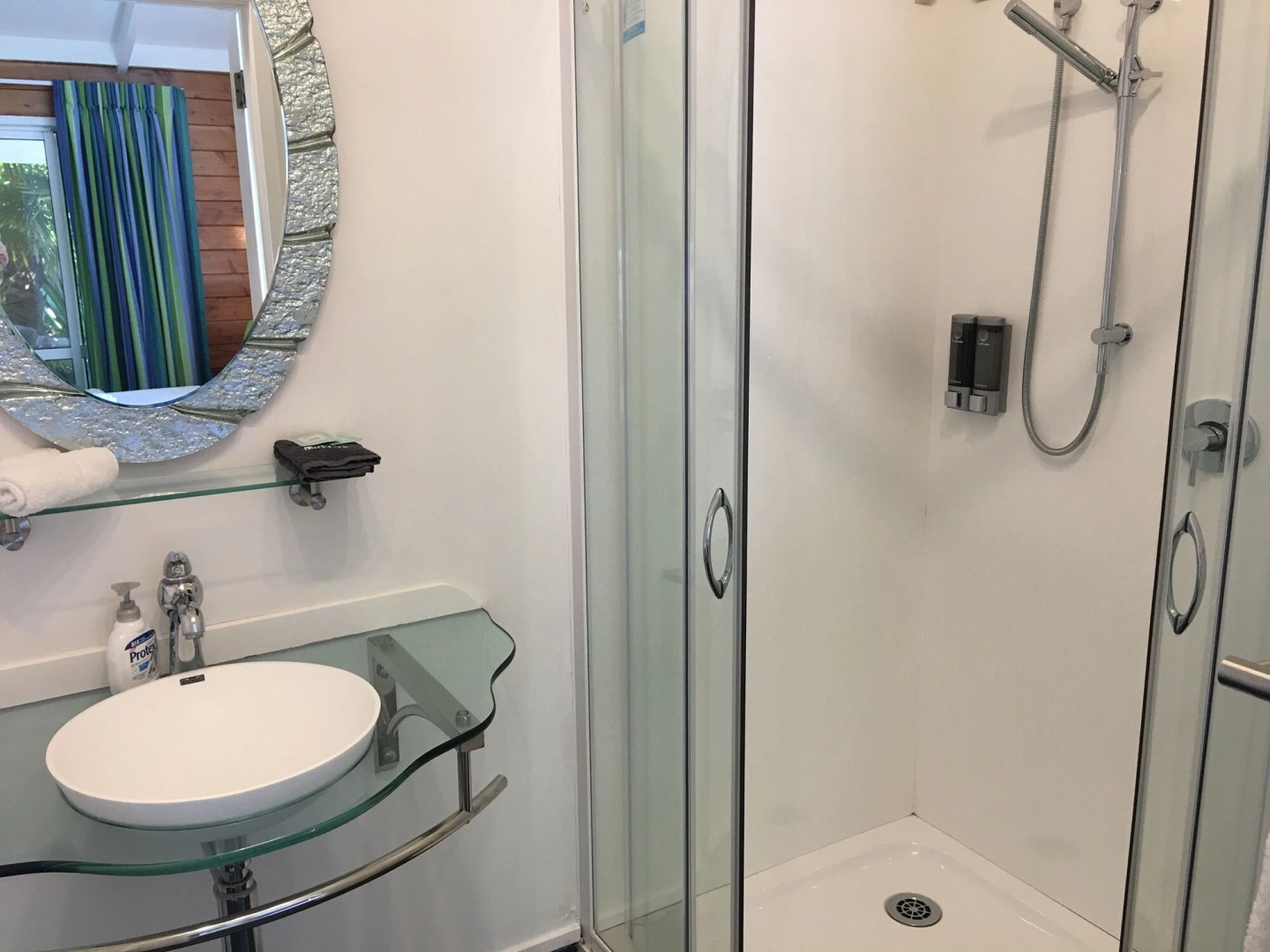 Colonial House Motel