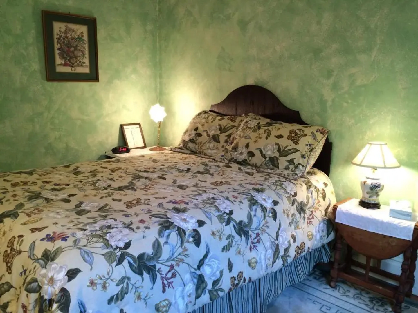 Secret Garden Inn and Cottages