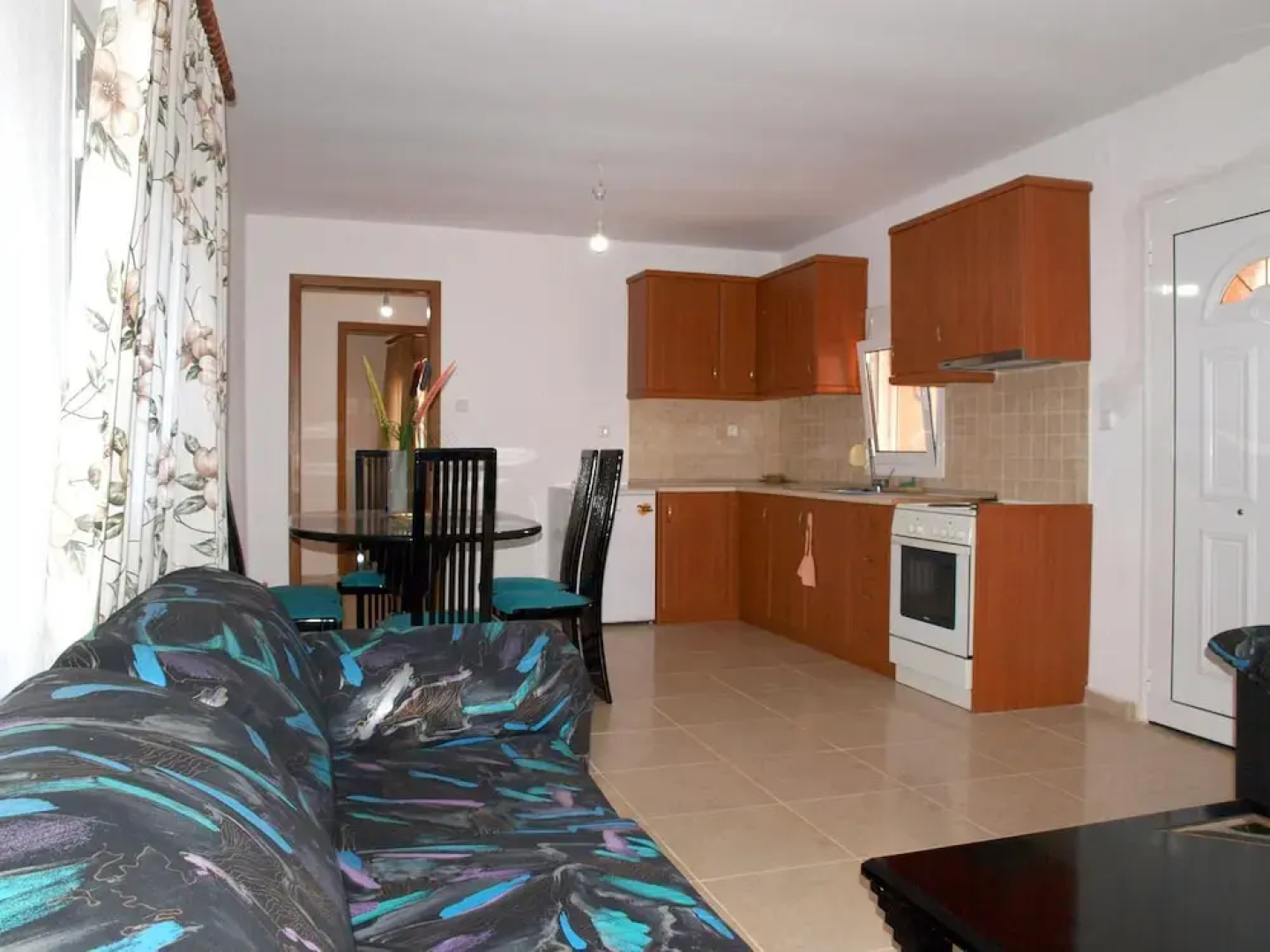 Nikolaou Apartments Upper Floor