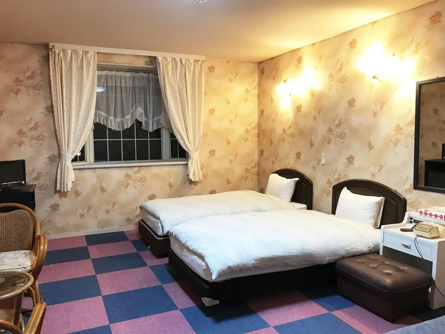 Shirahama Pension Hyakumanbon No Bara