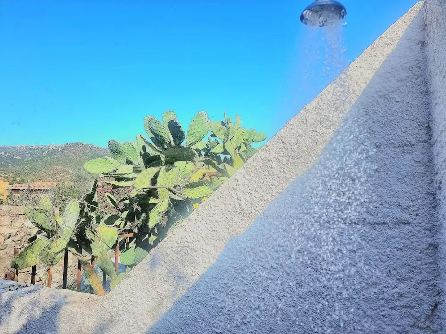 Stylish Home With Patio 4 min Walk to the Beach