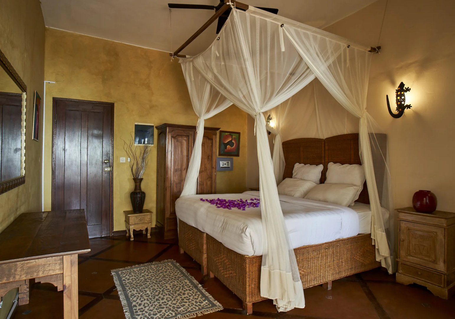 Catembe Gallery Hotel