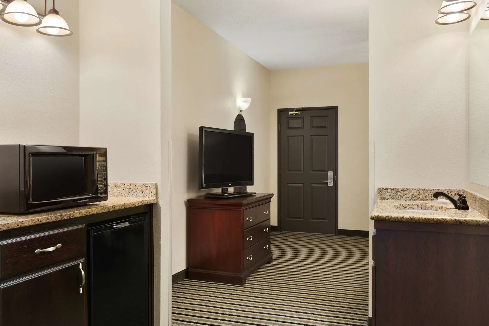 Country Inn & Suites By Radisson, Little Falls, Mn
