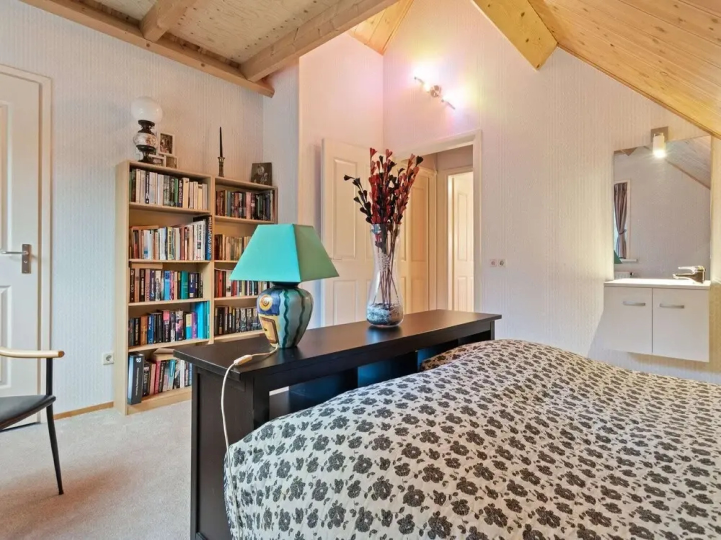 Terrace Apartment With Lush Garden