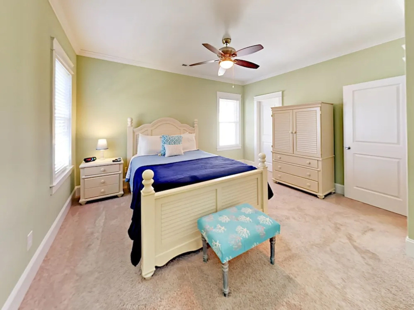 1418 Searay Home 4 Bedrooms 3 Bathrooms Home