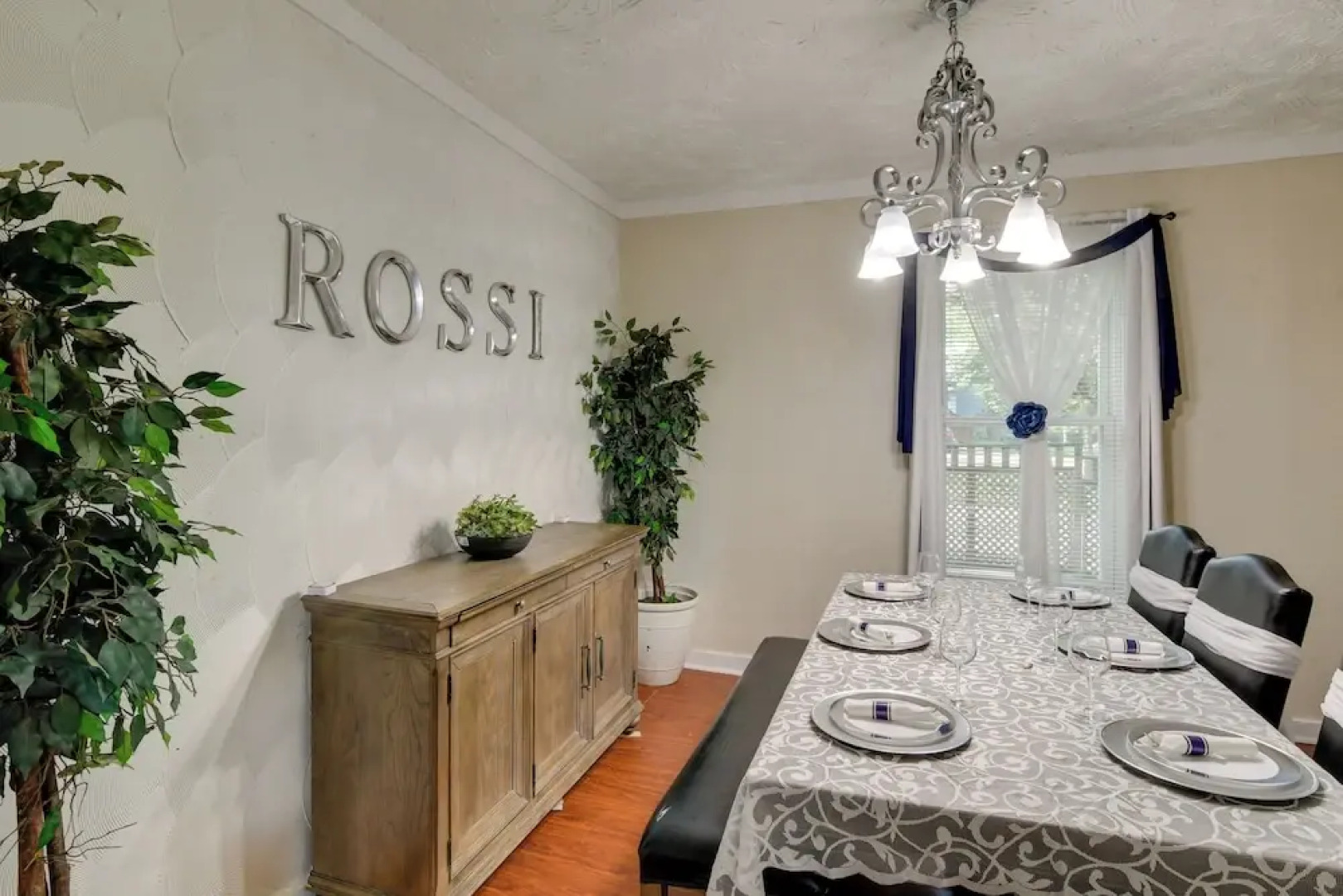 1 Mi to Dtwn: 'the Rossi House' in Des Moines!