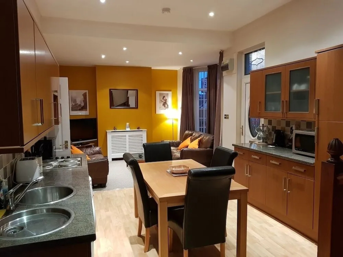 Atlantis Holiday Home