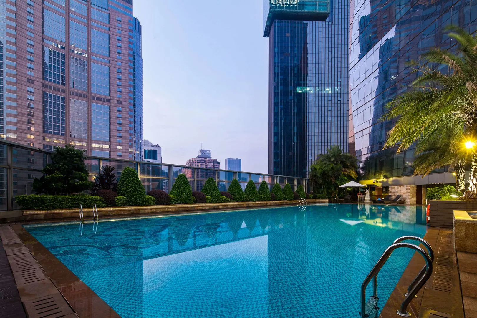 DoubleTree by Hilton Guangzhou-Free Shuttle Bus to Canton Fair Complex & Overseas Buyer Registration Services during Canton Fair Period