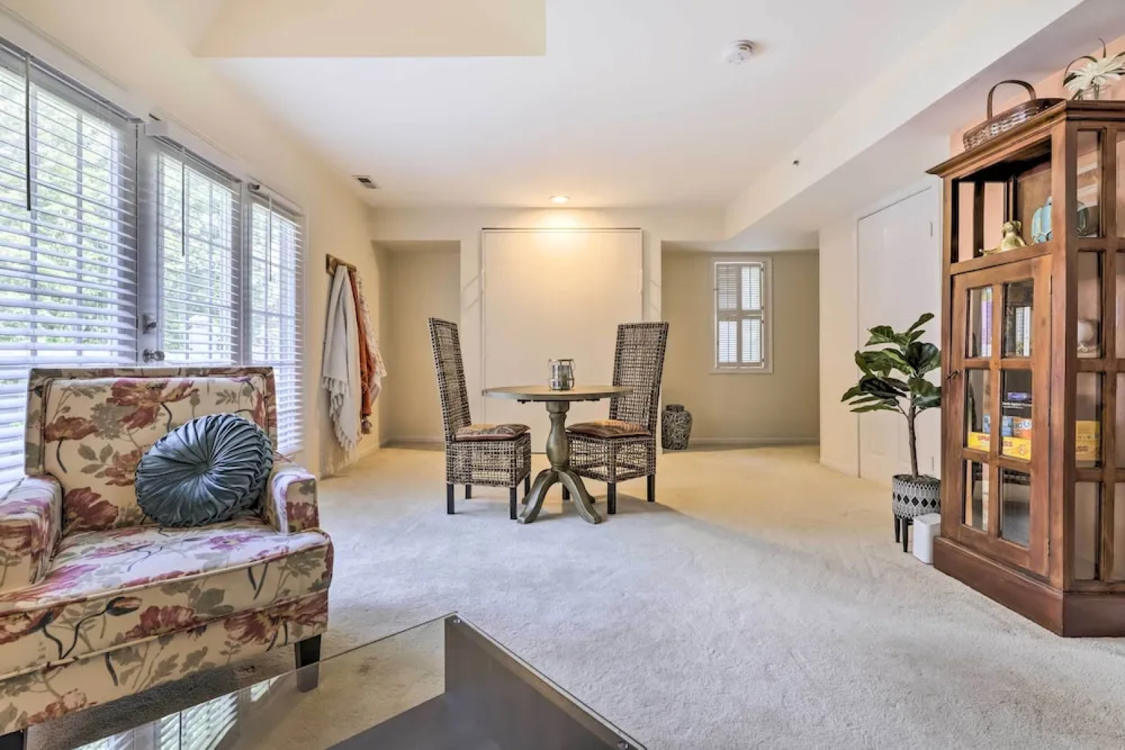 Lovely Norwich Villa, On Golf Course w/ Amenities!