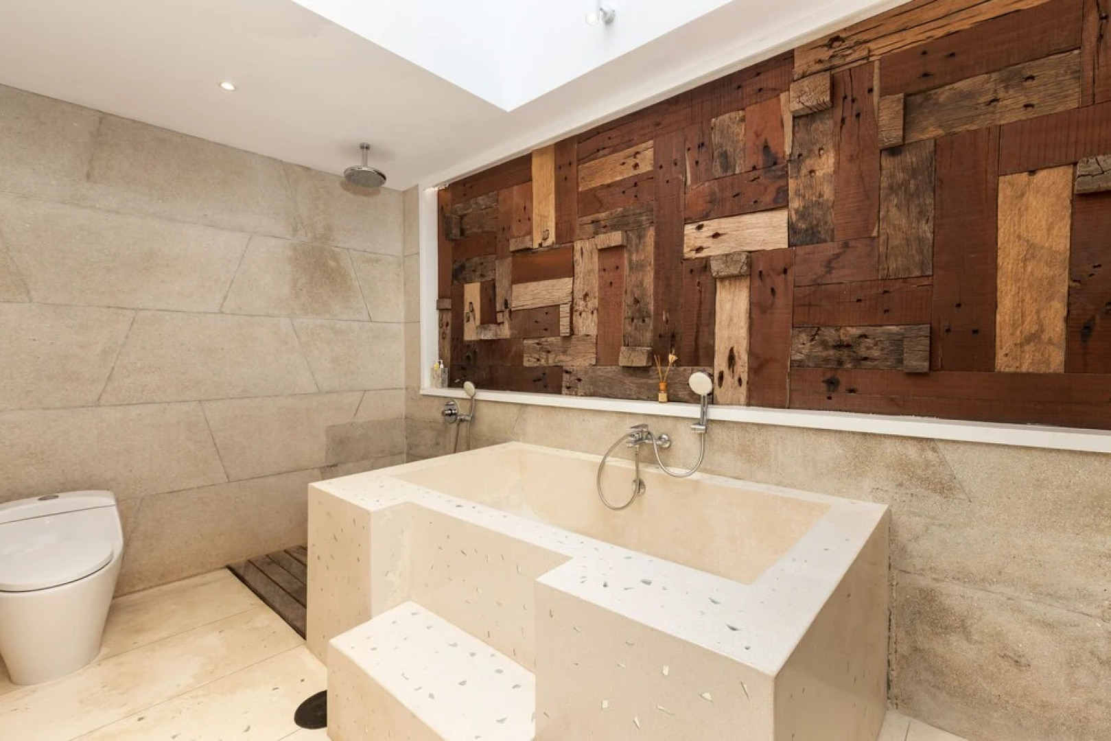 Splendid Beachfront 2 Br Villa in Seminyak