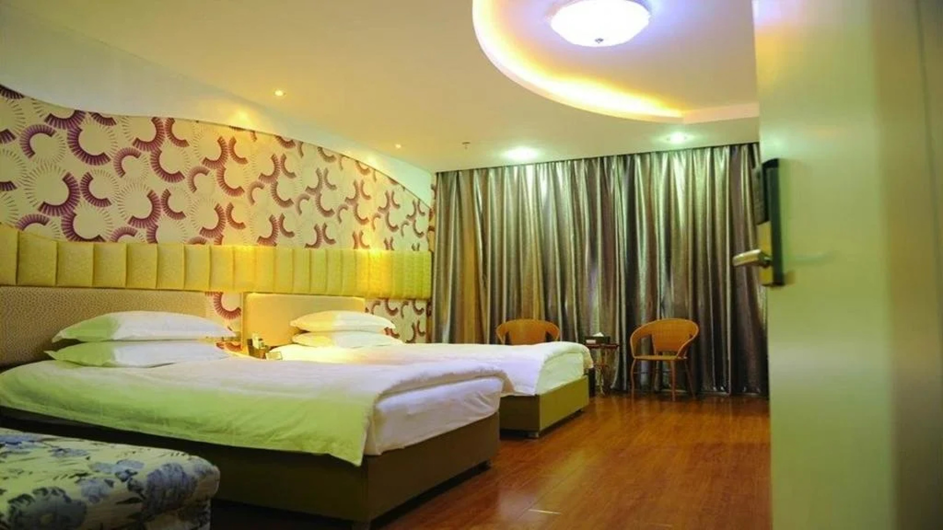 Dongyang Z Business Hotel