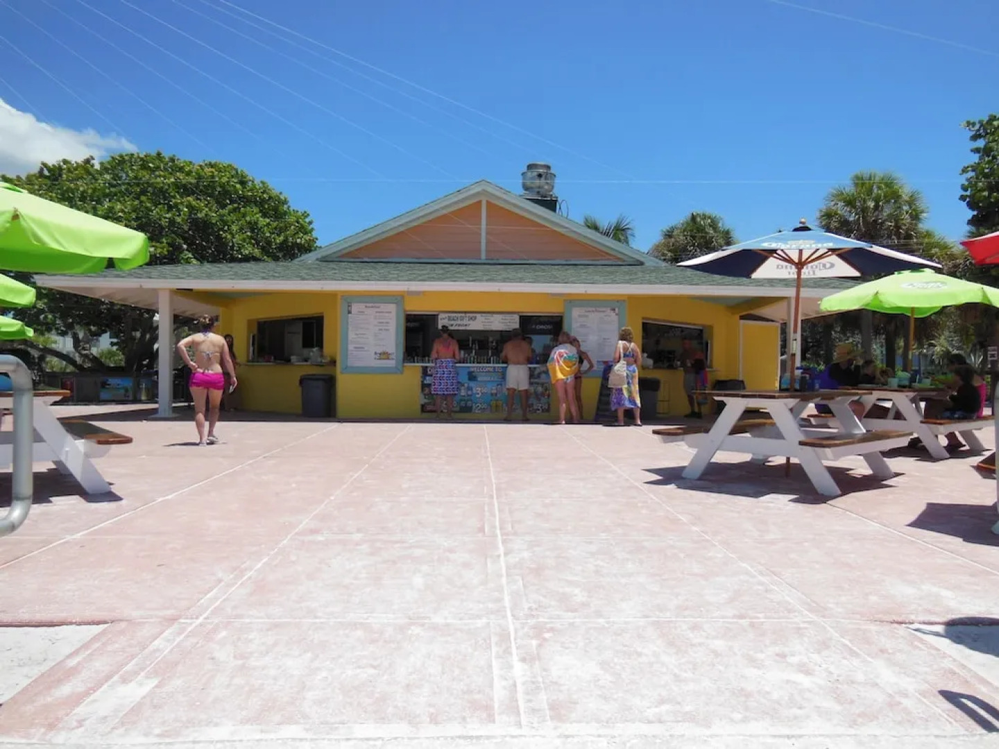 Key West Style Beachtown Estate by TechTravel