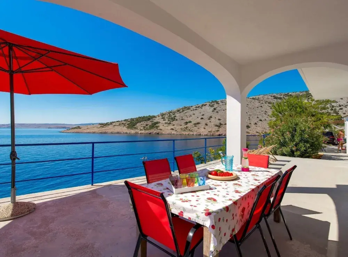 Sunny Beachfront Jablanac Apartments