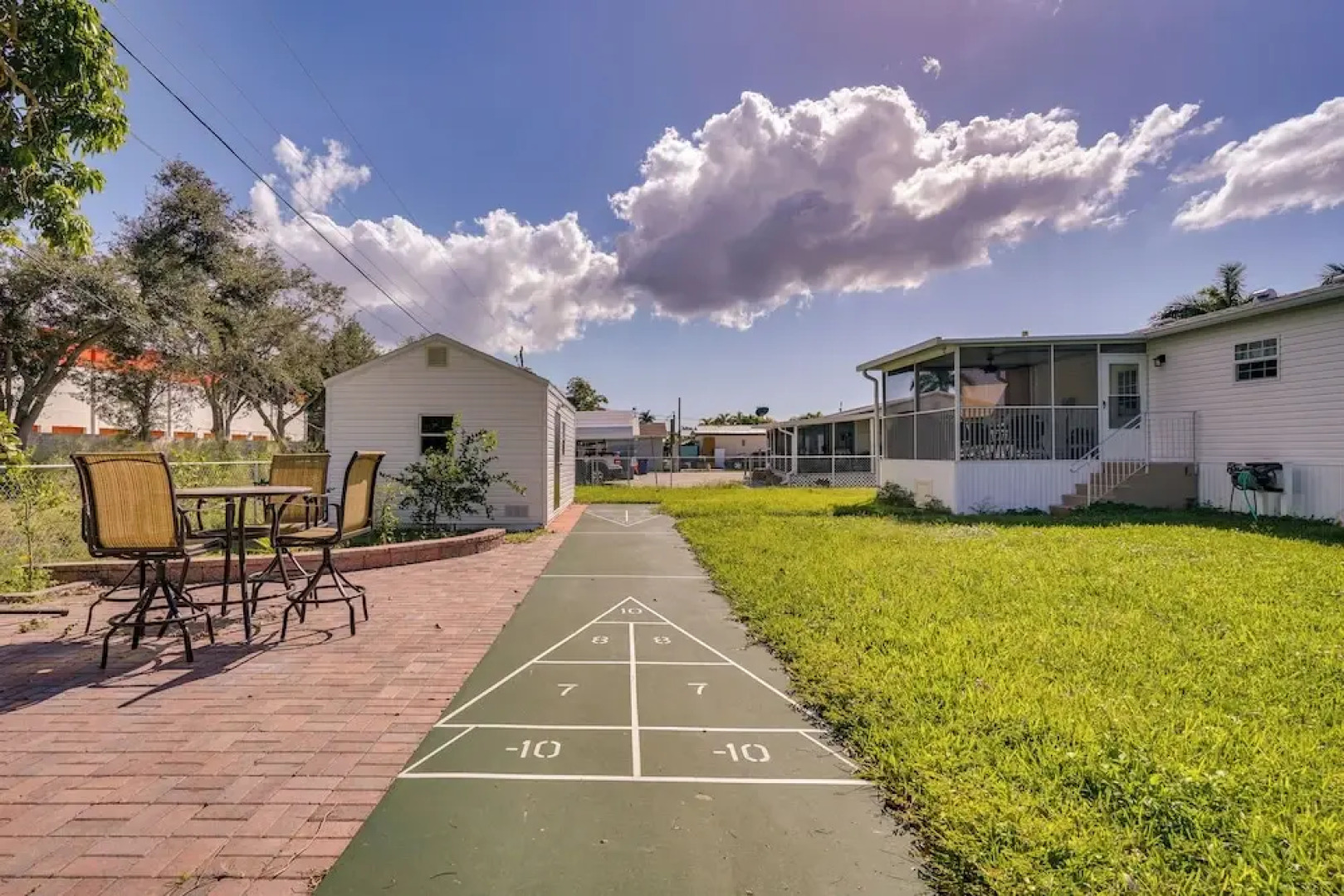 Sunny Fort Myers Home w/ Screened-in Porch & Grill
