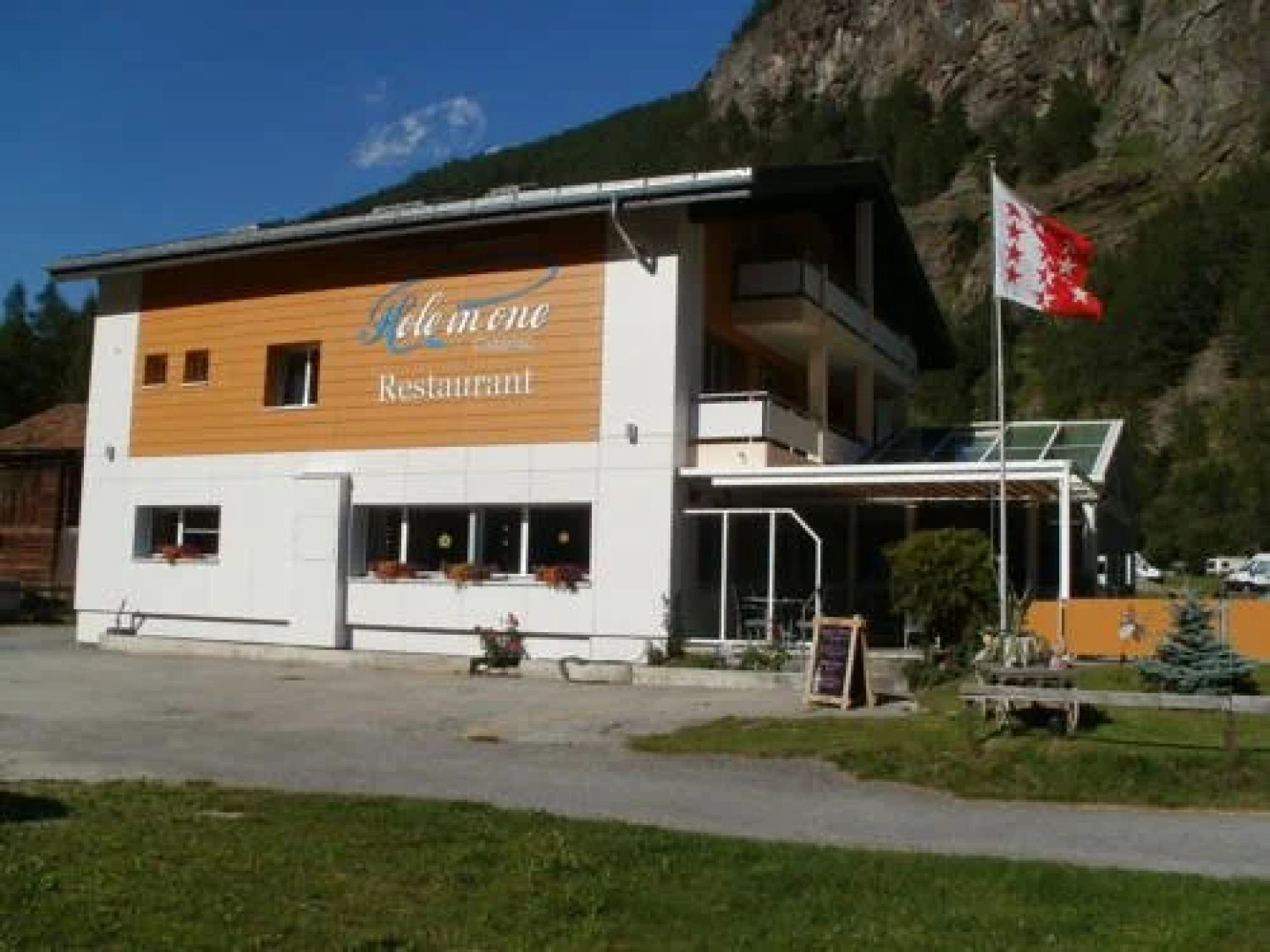 Restaurant Hole in One