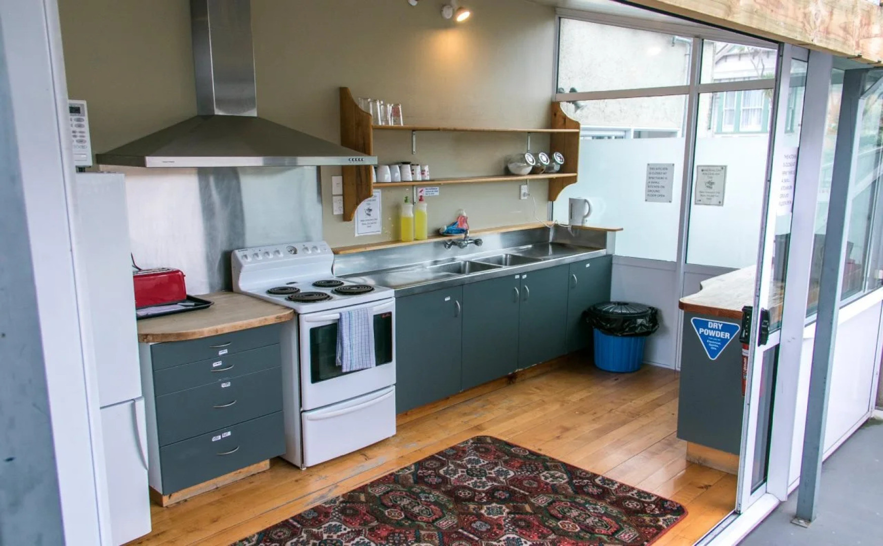 Kiwis Nest Backpackers and Budget Accommodation