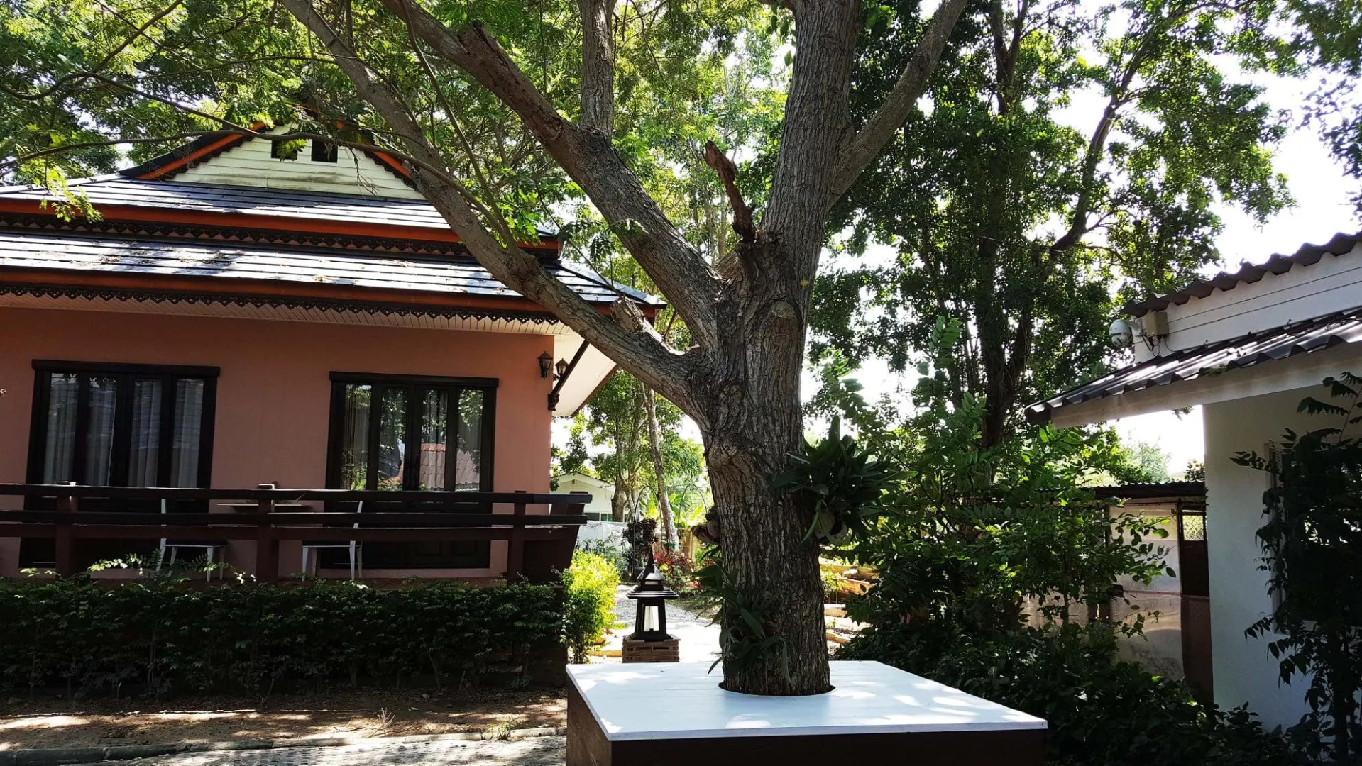 Phalaburi Resort by dreamhouse