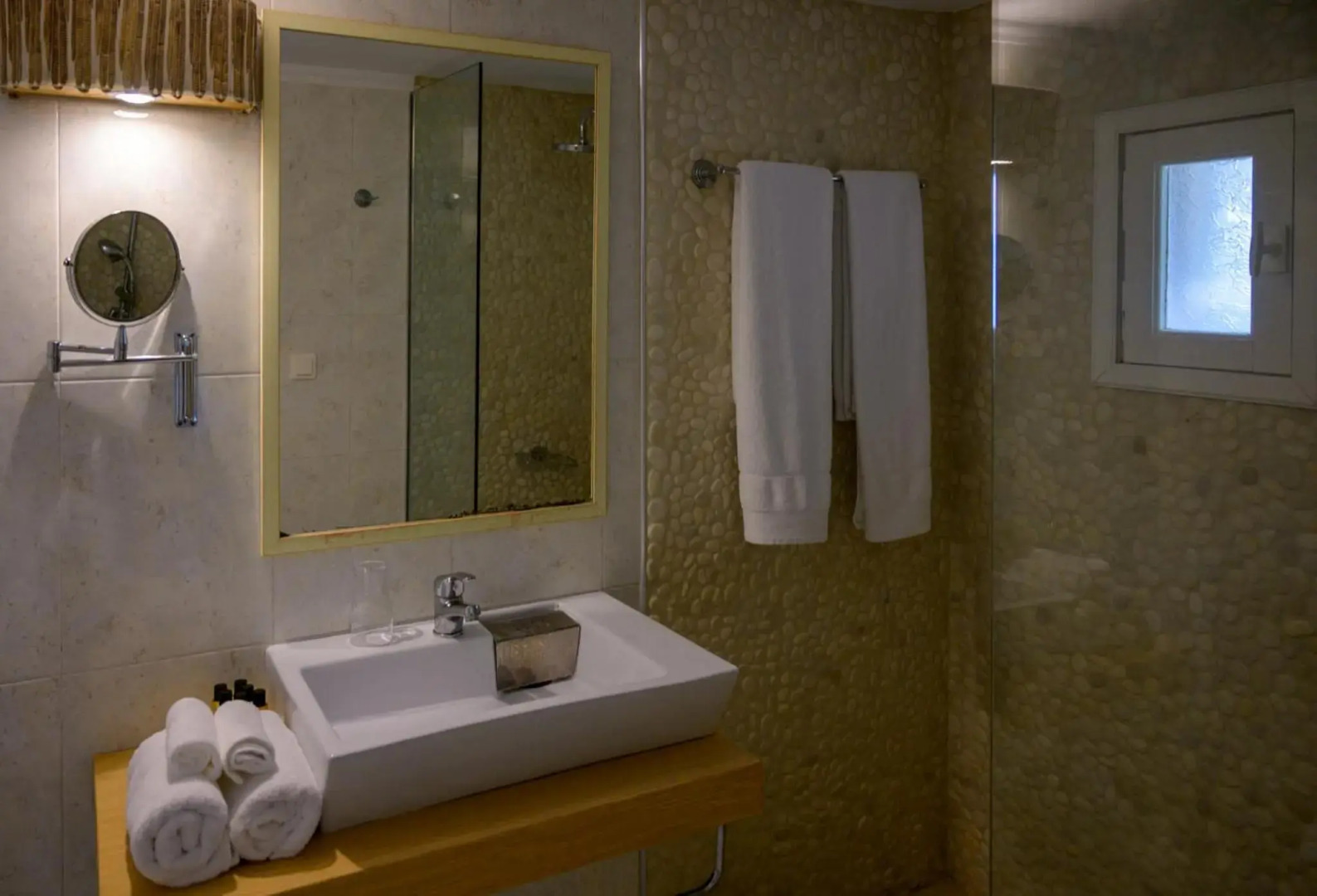 Oikies Small Elegant Houses