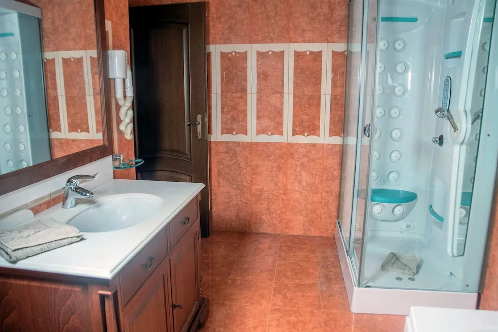 Beautiful Villa With Private Garden And Pool