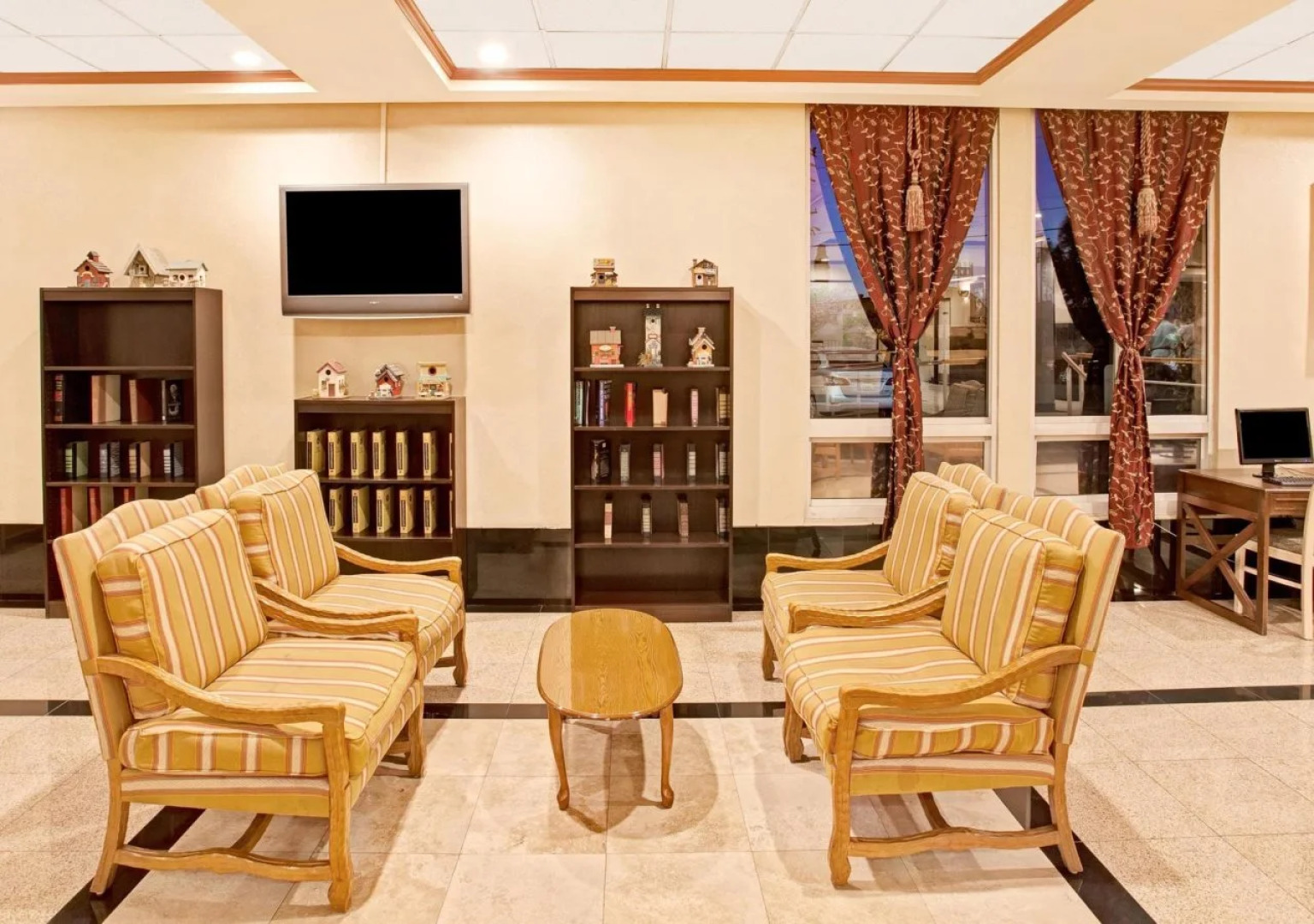 Best Western Plus Commerce Hotel