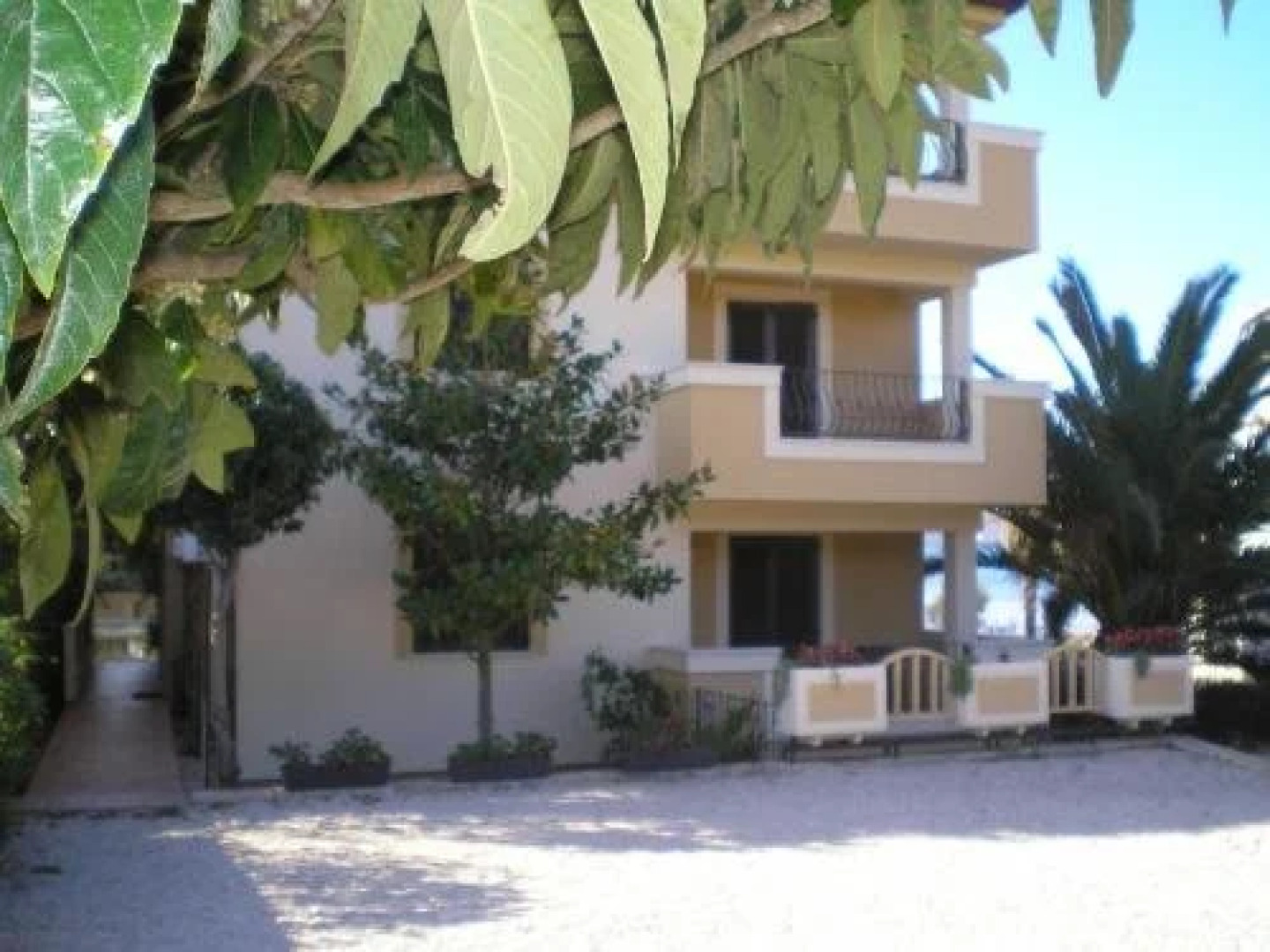 Casa Del Sol Apartments