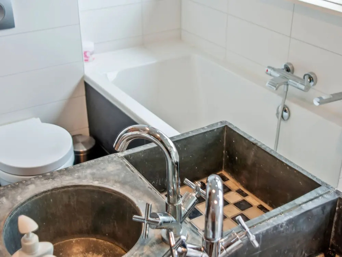 Simplictic Holiday Home in Emmen near Forest