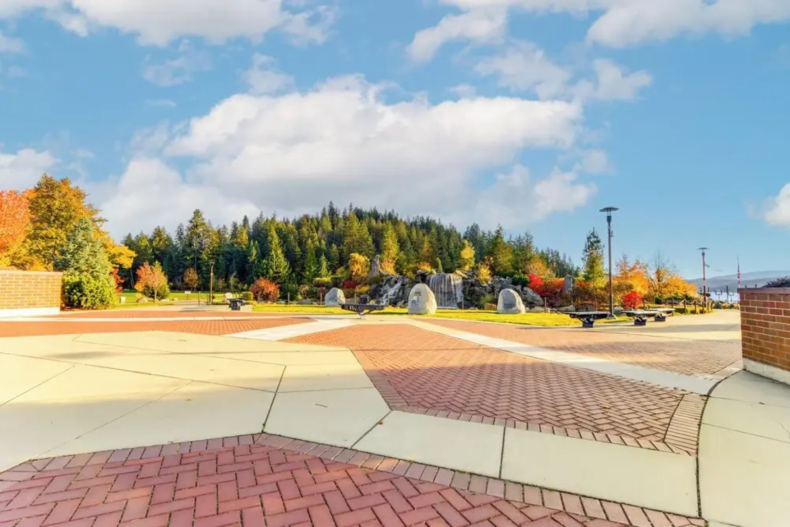 Walk Downtown: Modern 'coeur D'alene Getaway'