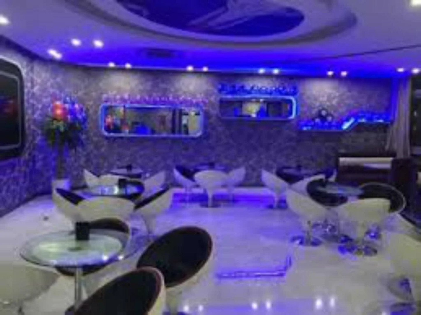 Hangzhou Space Capsule Hotel