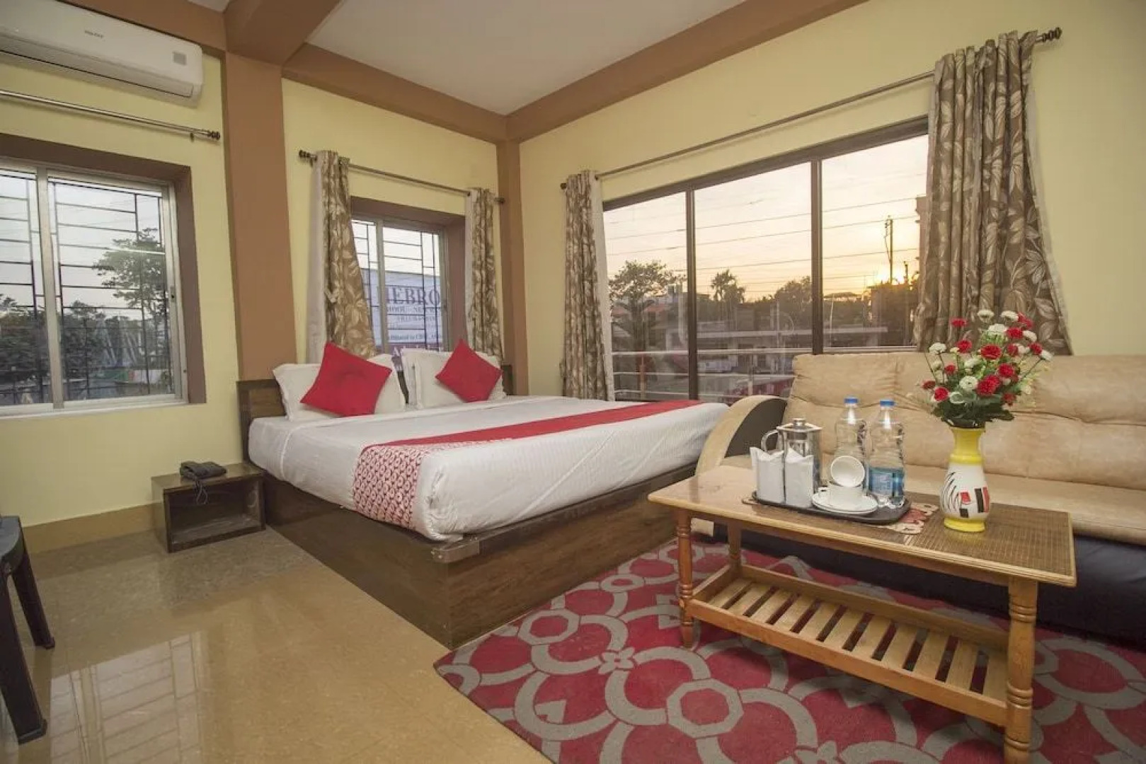 OYO 12751 Greenwood Hotel