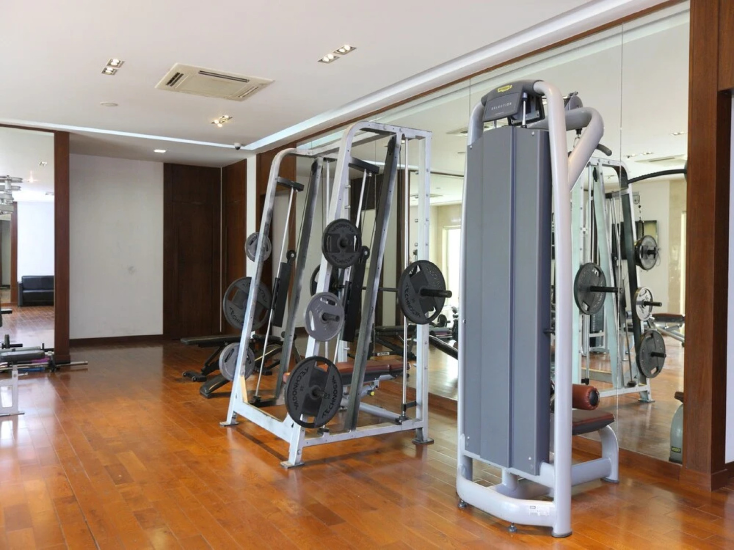 OYO 6954 The Lawns Oragadam