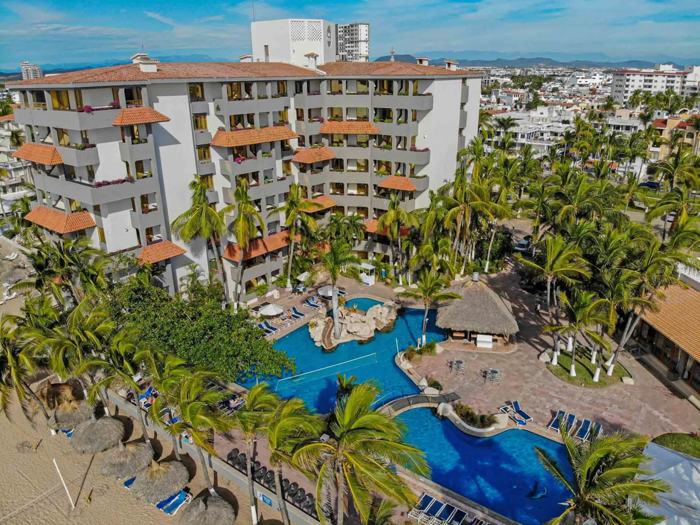 Luna Palace Hotel and Suites