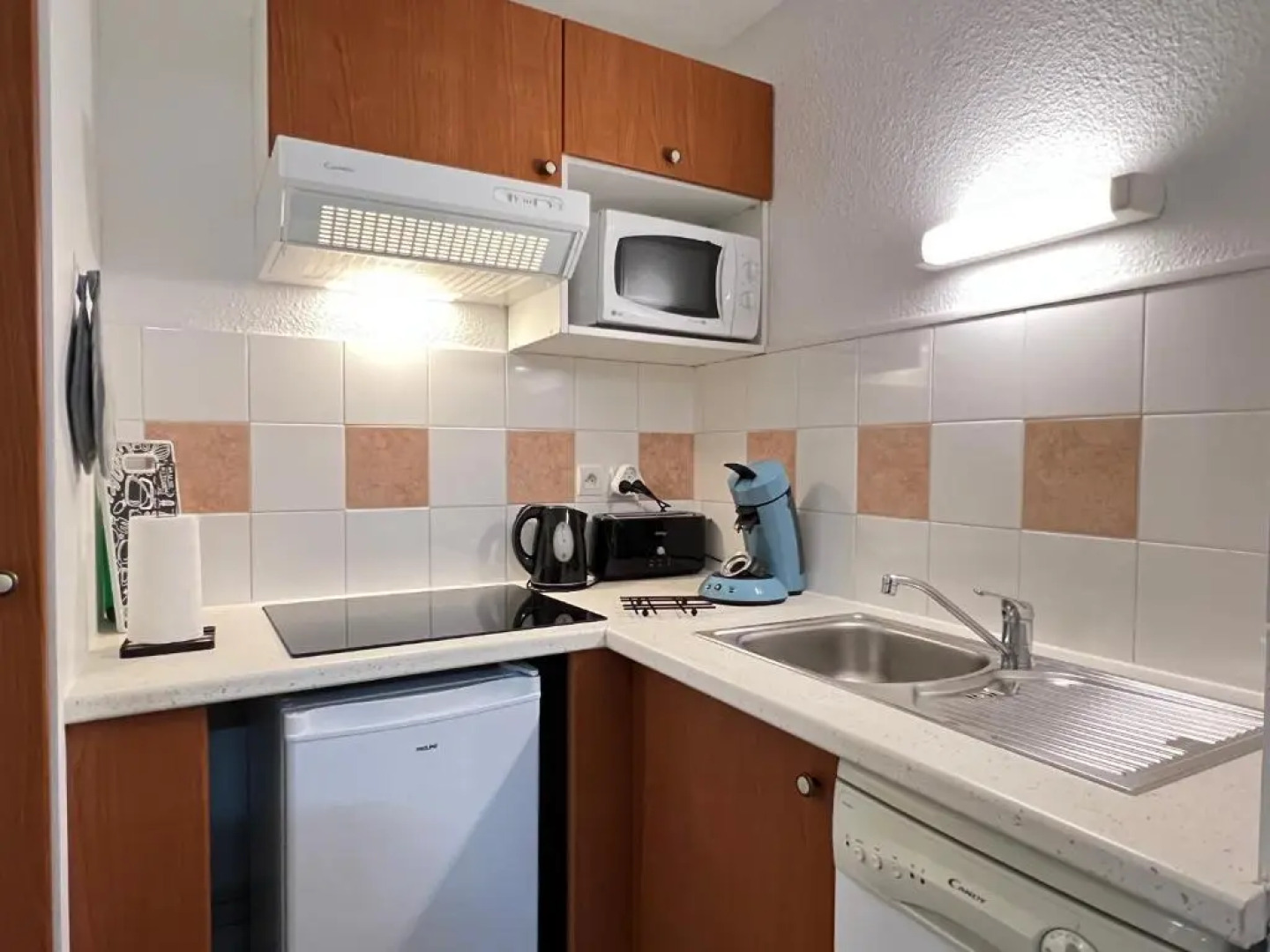 T2 + alcôve. Balcon. Parking couvert. Piscine été.