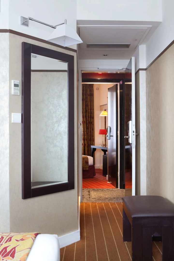 Hotel Eiffel Seine