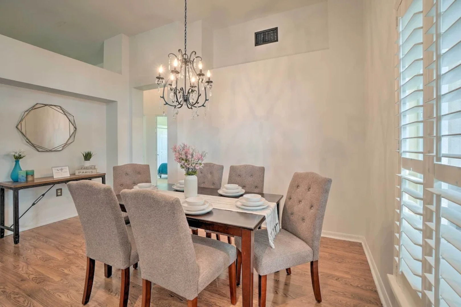 Sunny Brandon Getaway w/ Fire Pit!