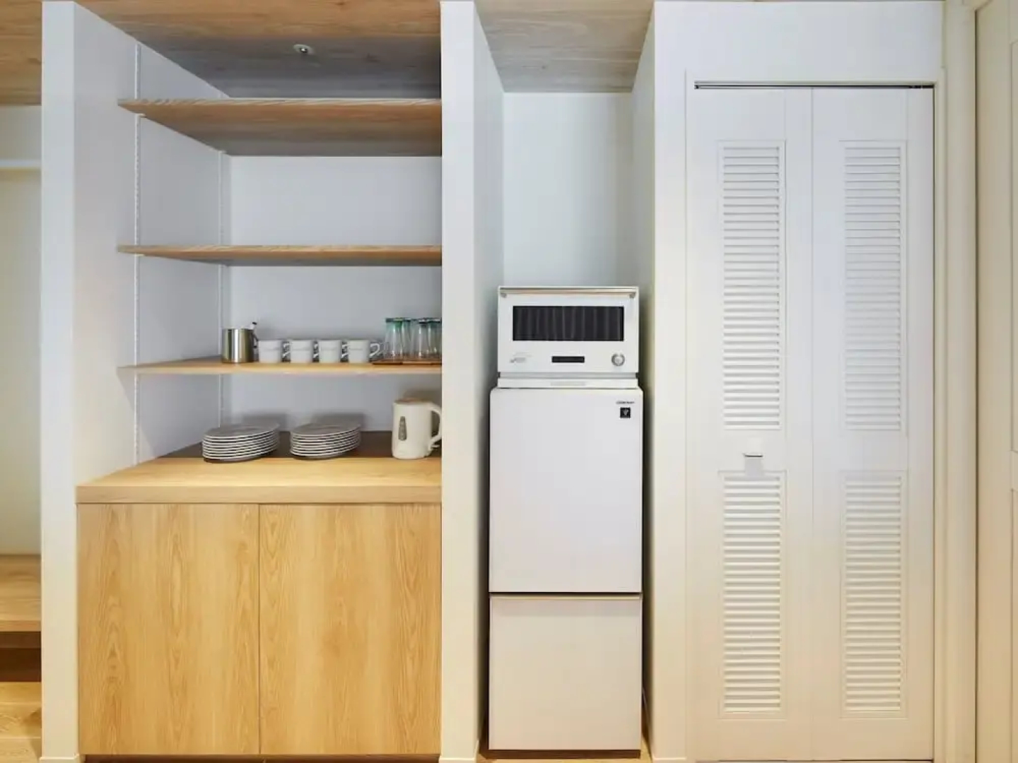 LOISIR Living Suites SERAGAKI