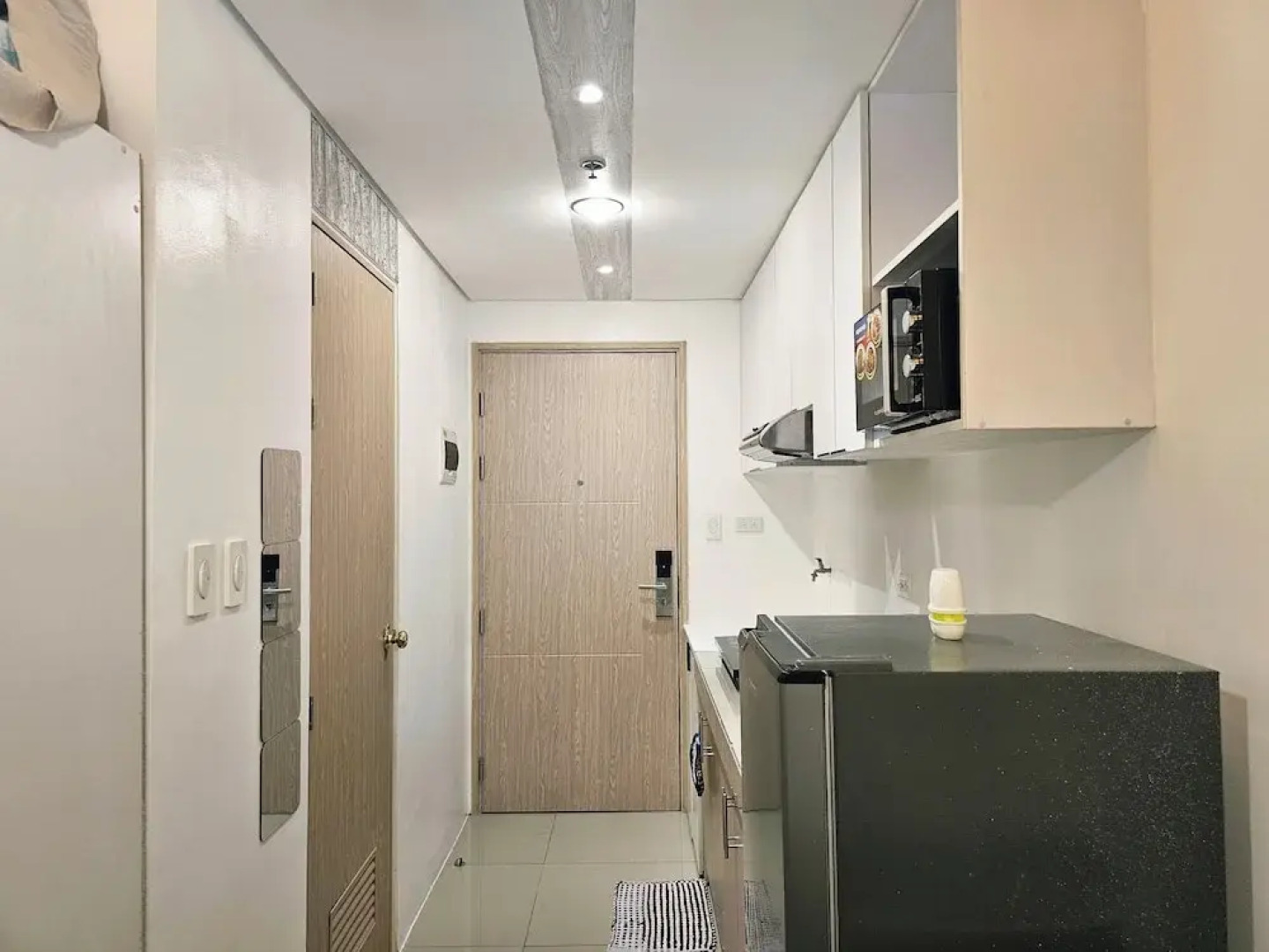 Modern Cozy Studio with Netflix