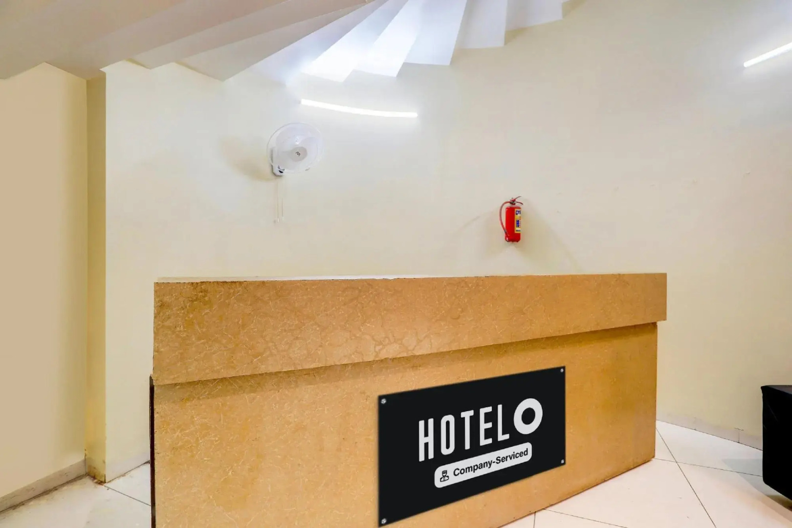 OYO 27960 Hotel Divya Sai Palace