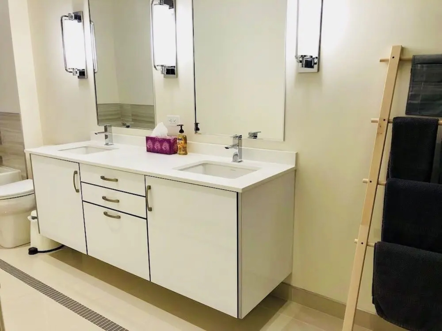 Friday Harbour Resort