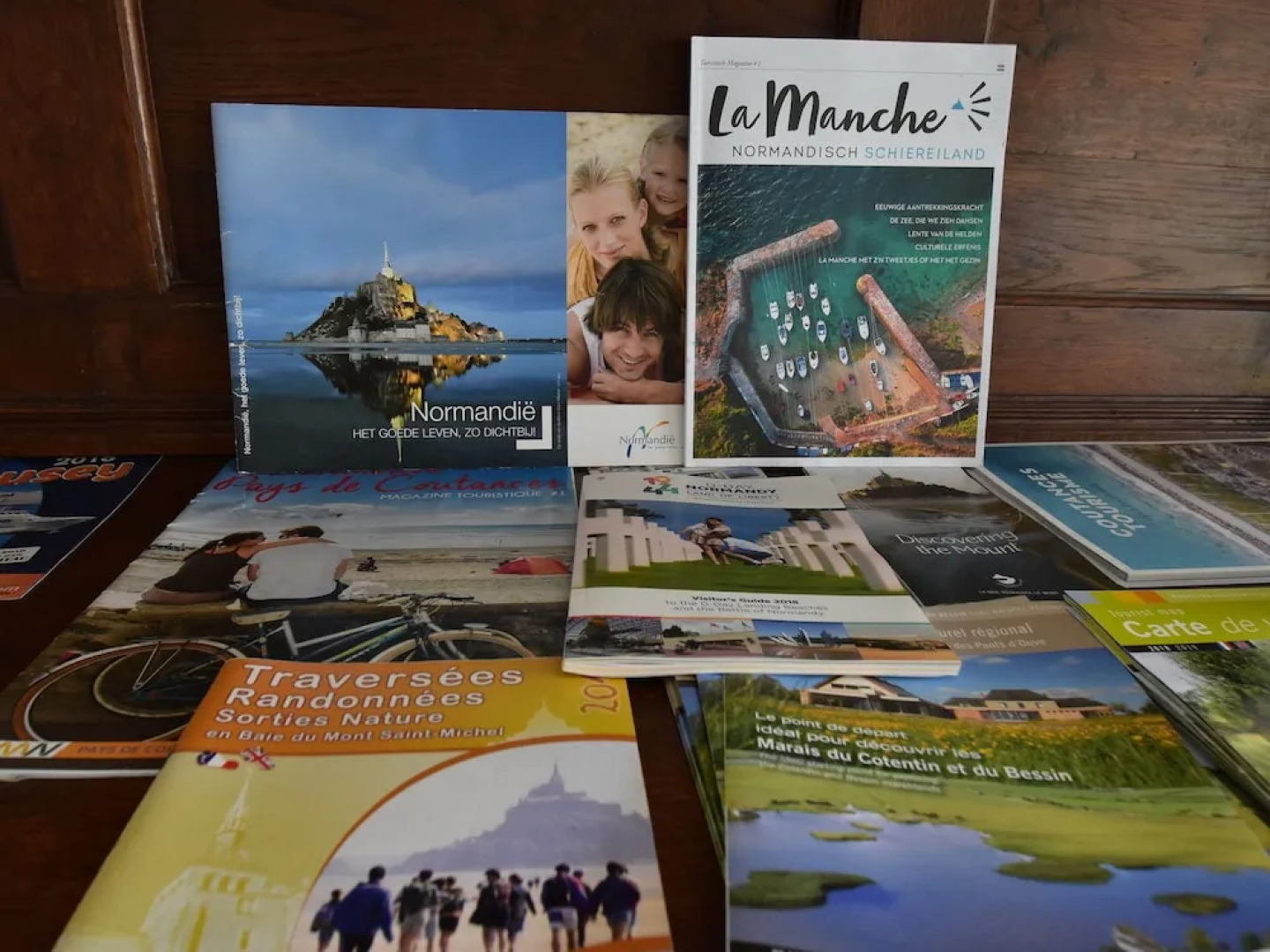 Cozy Holiday Home in Saint-Germain-sur-Ay with garden