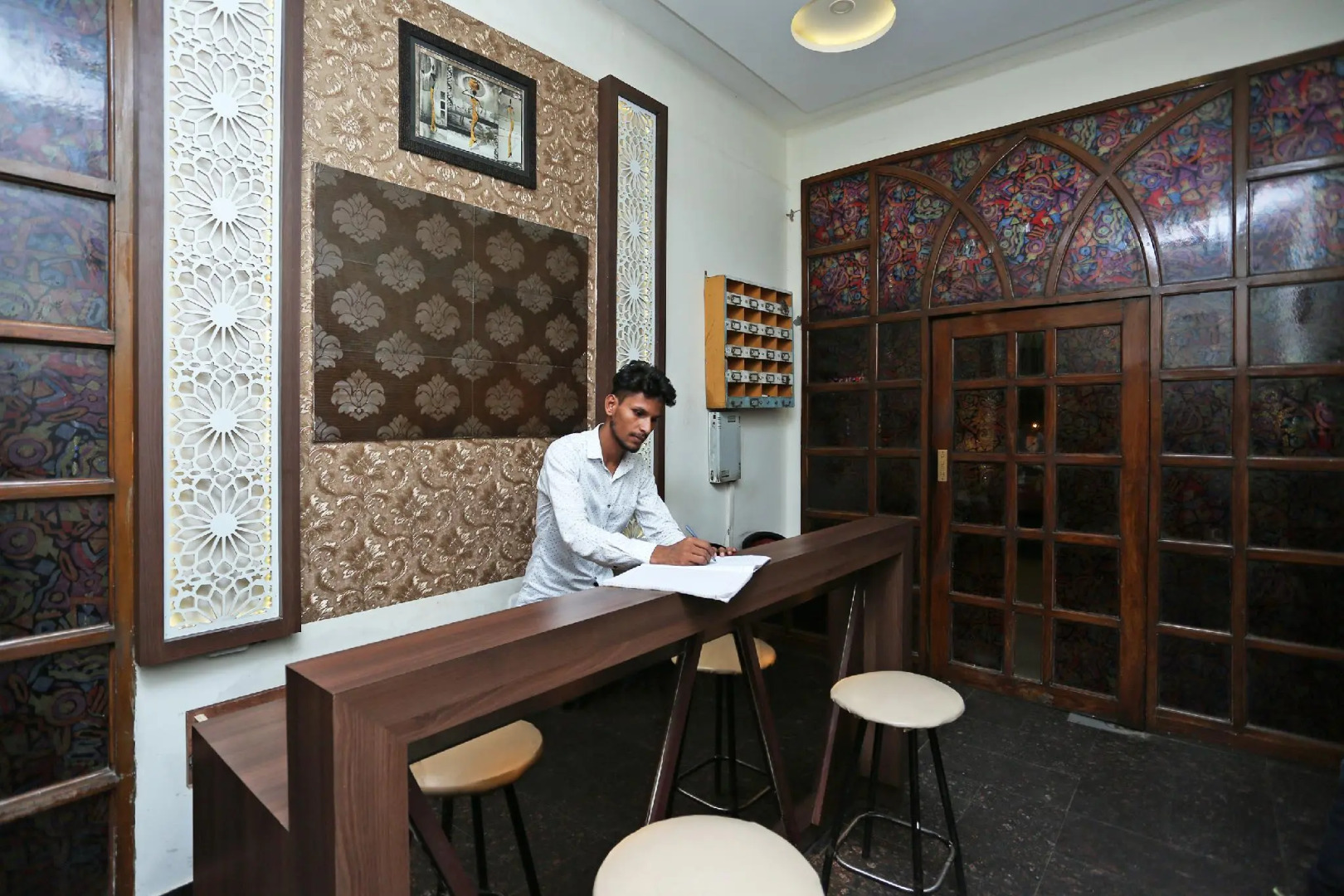 OYO 16520 Green's Hotel