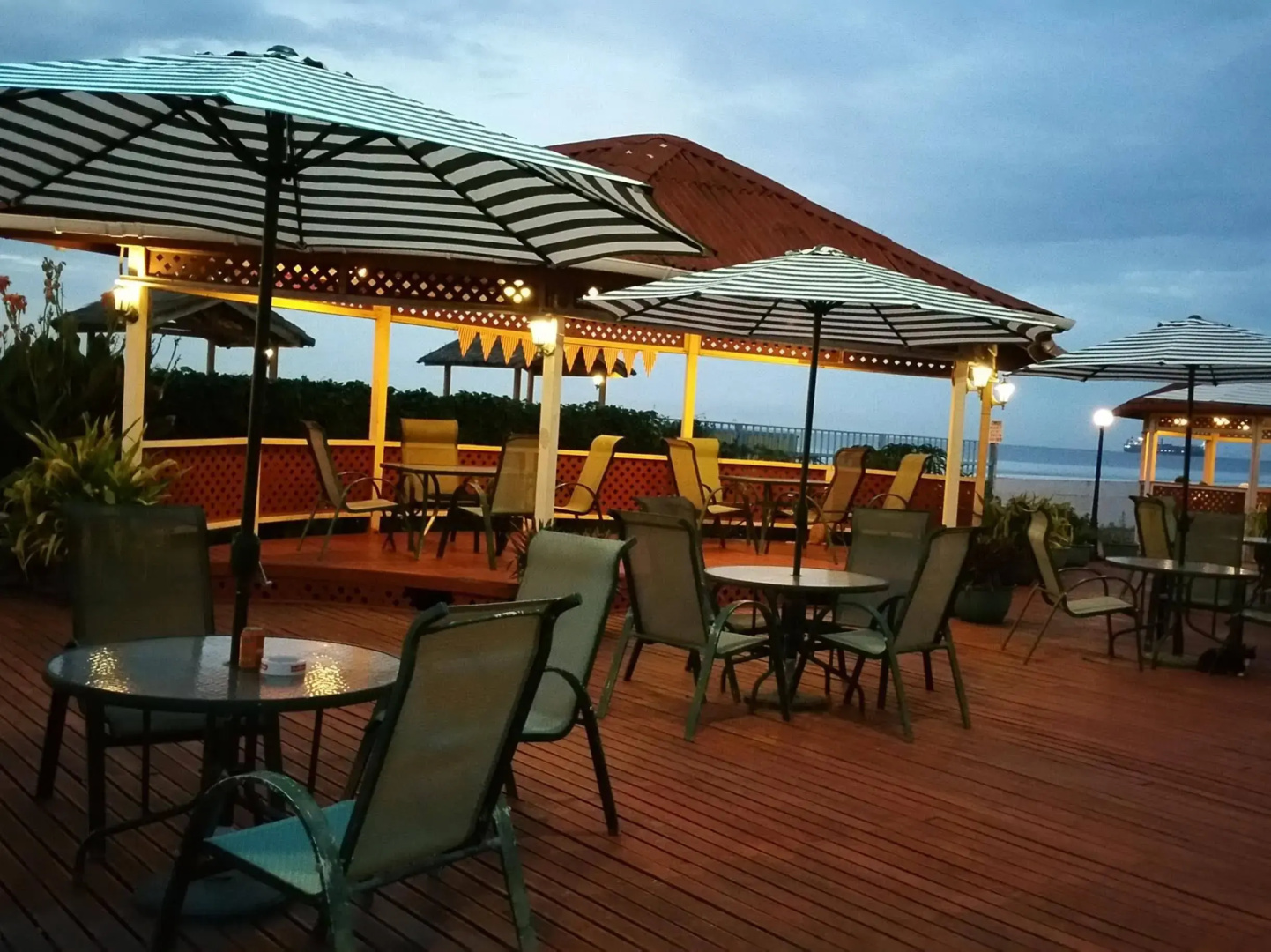 Pacific Crown Hotel